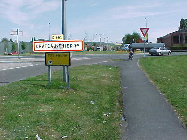 300 - ARRIVEE A CHATEAU-THIERRY.jpg